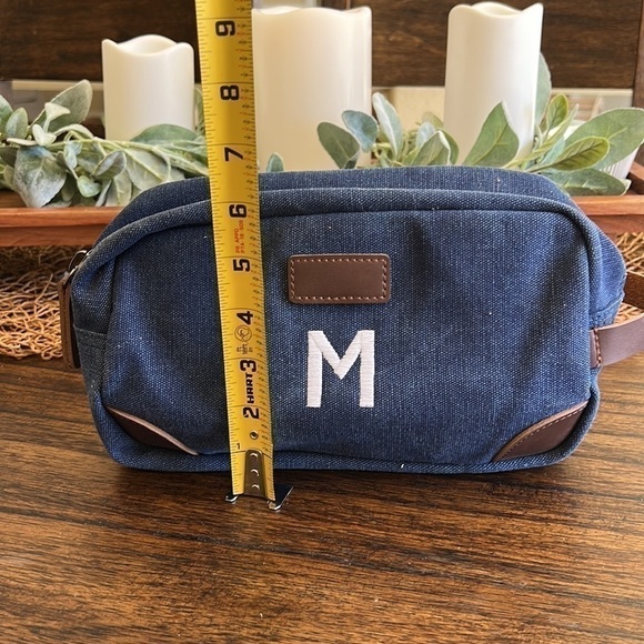 embroidered M toiletry bag - Picture 2 of 7